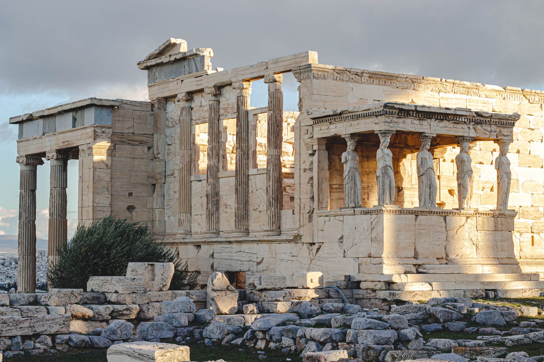 ruins of pantheon in athens
